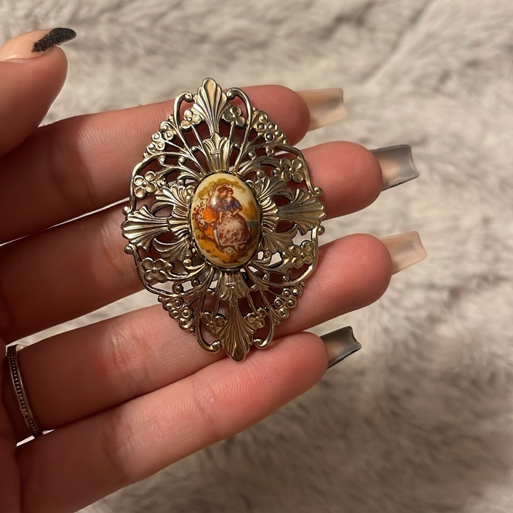 brooch - Picture 2 of 3